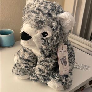 New NWT warmies plush microwave huggable Leo snow leopard cat stuffed an…